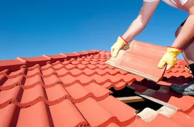 Pose et rénovation de toiture à Corbel